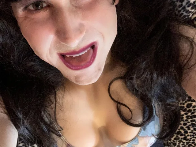 Camgirl AnaliaWilig en live webcam amateur