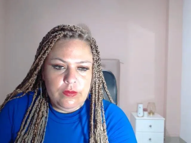 Camgirl PaulaHotiX en live webcam amateur