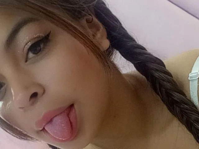 Camgirl KarolineMd en live webcam amateur