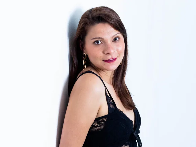 Camgirl MelanieiGrey en live webcam amateur
