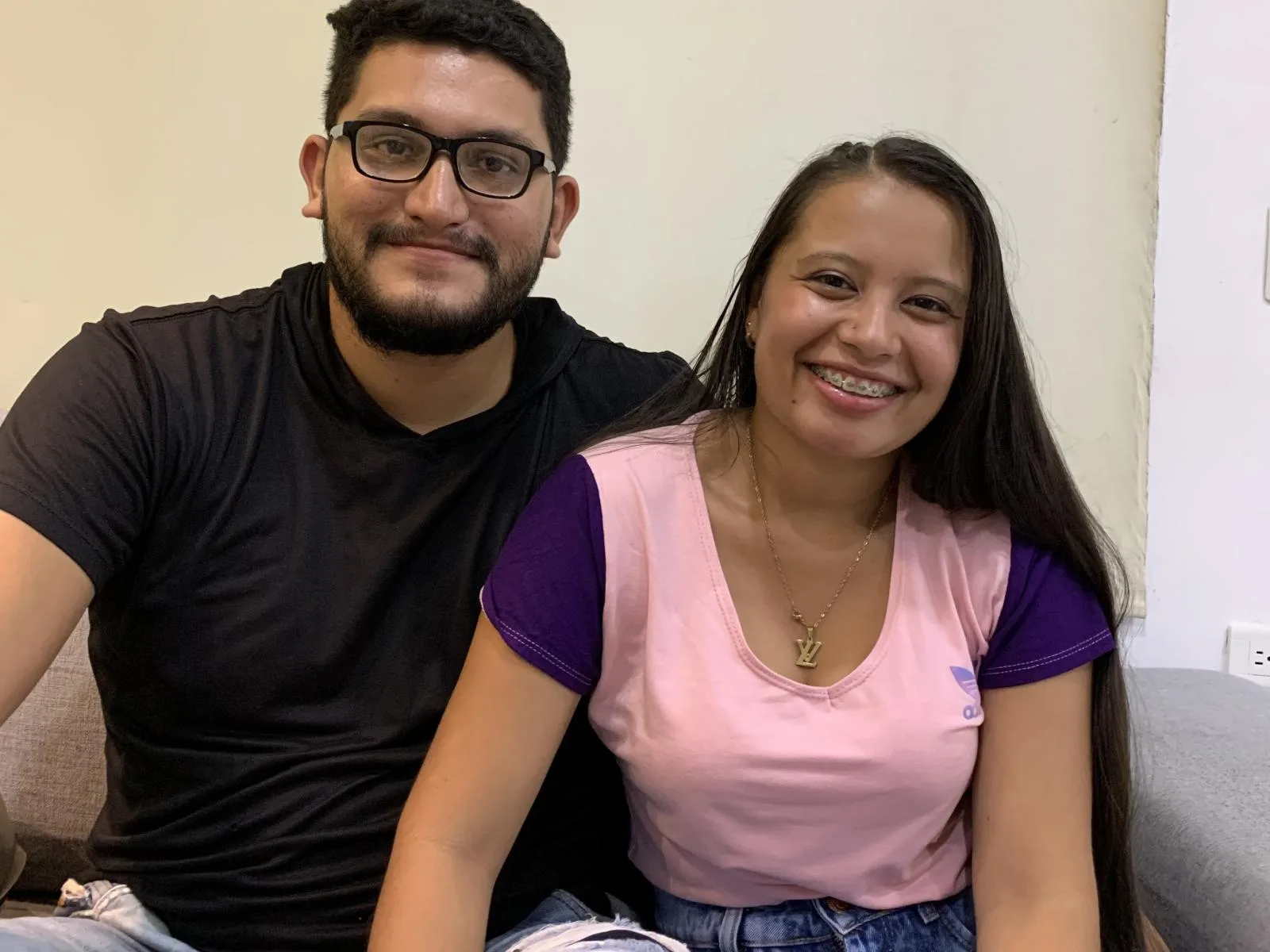 Camgirl JoelAndRichie en live webcam amateur sur Mustvideos