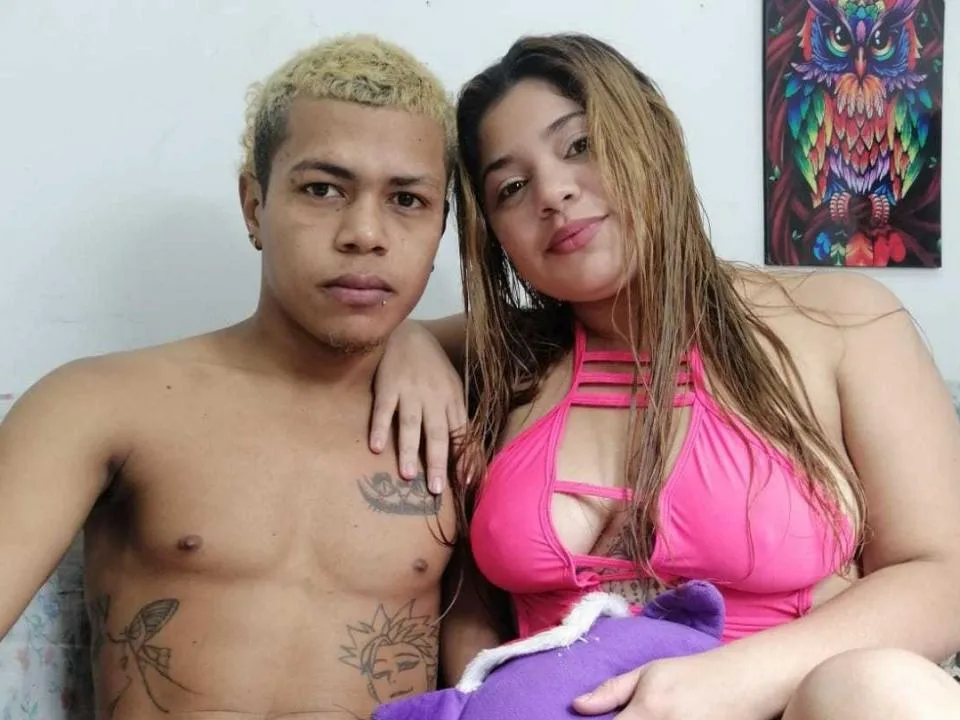 Camgirl AlessaSex en live webcam amateur sur Mustvideos