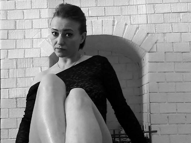 Camgirl LottieEleonora en live webcam amateur