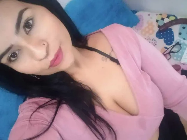Camgirl LuciaLopez en live webcam amateur