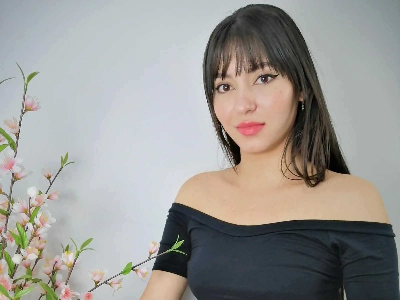 Camgirl NalaAndDrako en live webcam amateur sur Mustvideos
