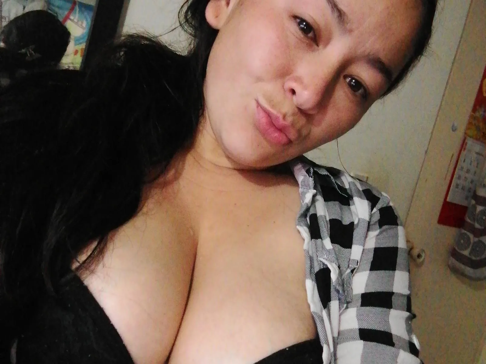 Camgirl YohanaHotty en live webcam amateur sur Mustvideos