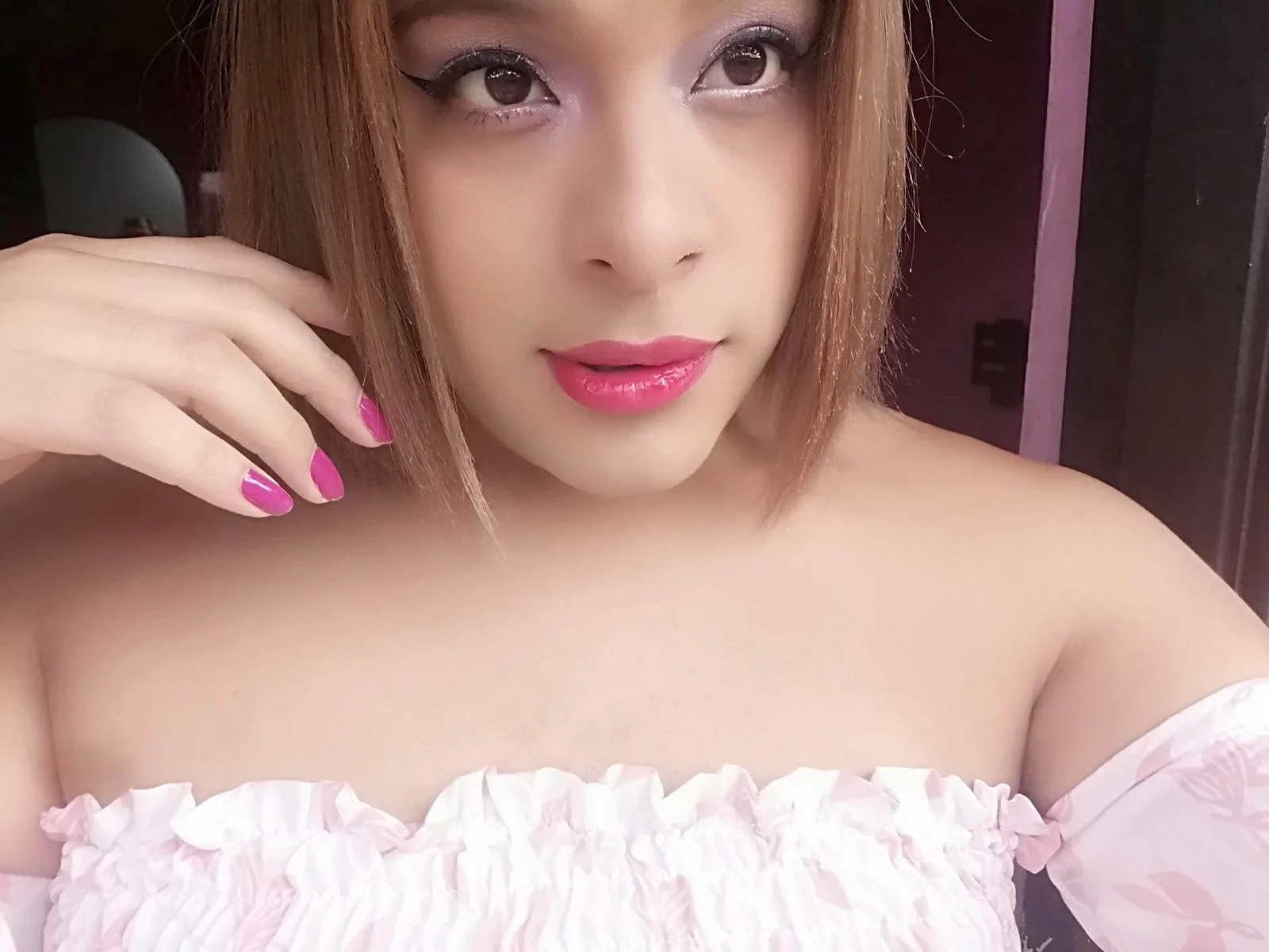 Camgirl SexyTattots en live webcam amateur sur Mustvideos
