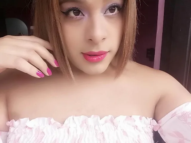 Camgirl SexyTattots en live webcam amateur