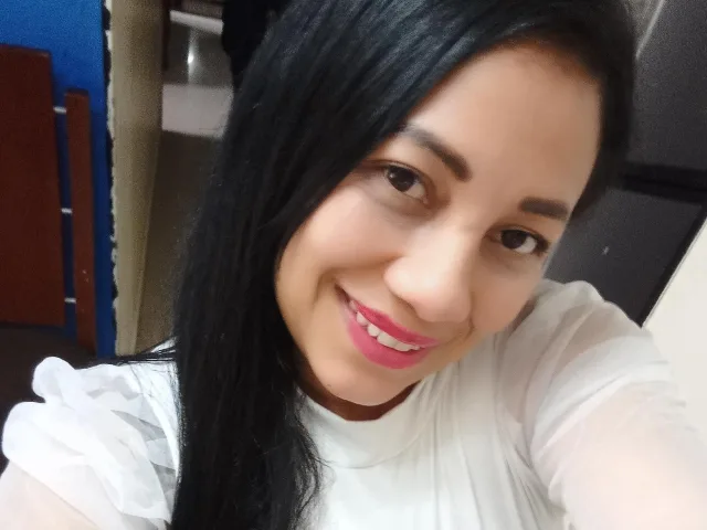 Camgirl NatashaCalusis en live webcam amateur