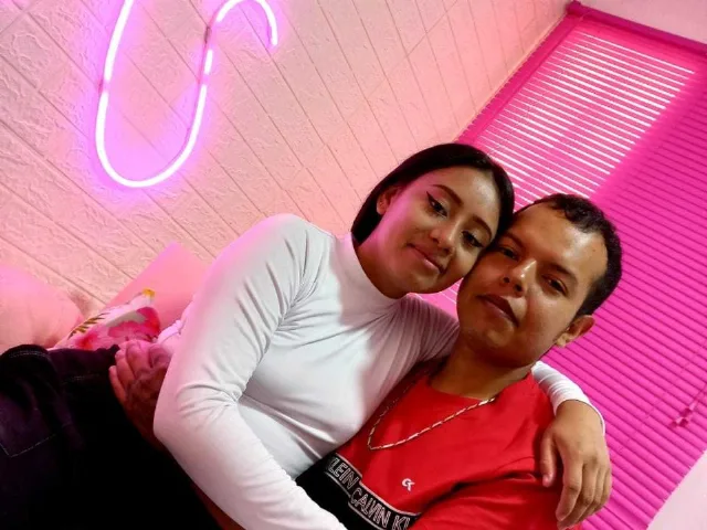 Camgirl MayaAndPaul en live webcam amateur