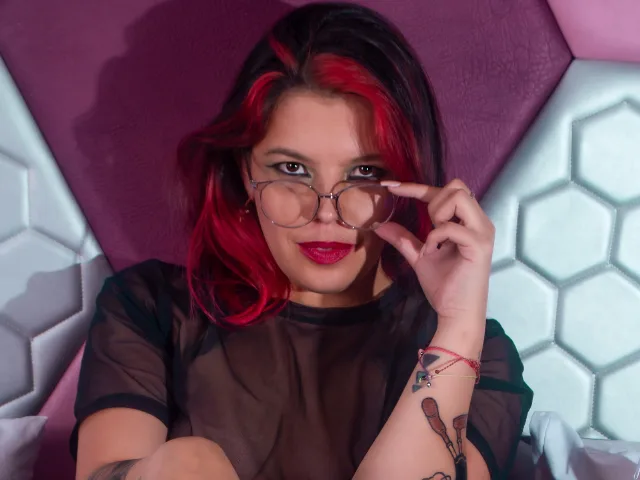 Camgirl IsisRoberts en live webcam amateur