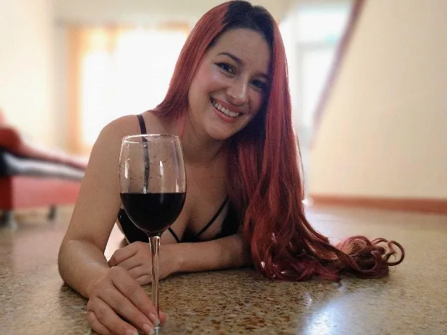 Camgirl NahiaWalker en live webcam amateur