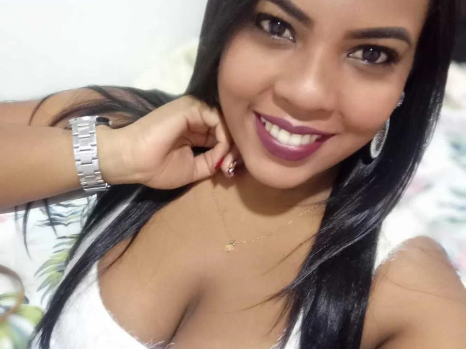 Camgirl LuckyU69 en live webcam amateur sur Mustvideos