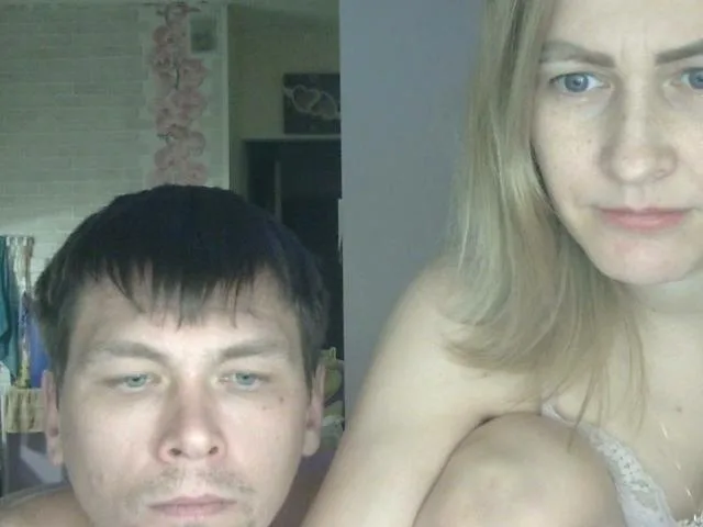 Camgirl BerthaXDerek en live webcam amateur