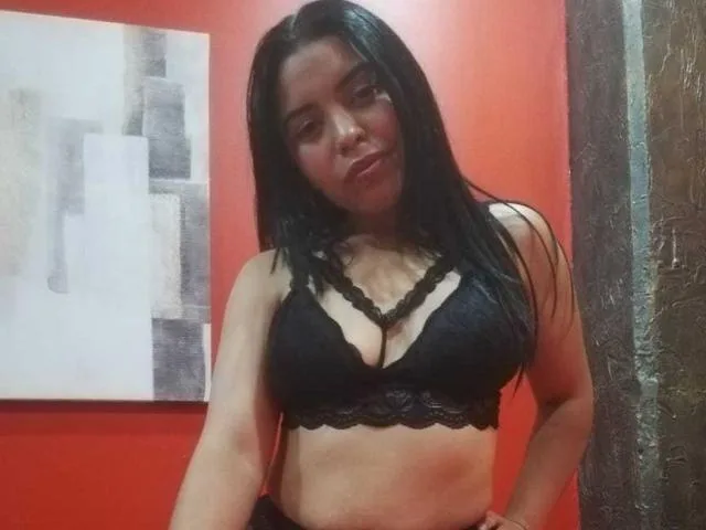 Camgirl SashaCarina en live webcam amateur