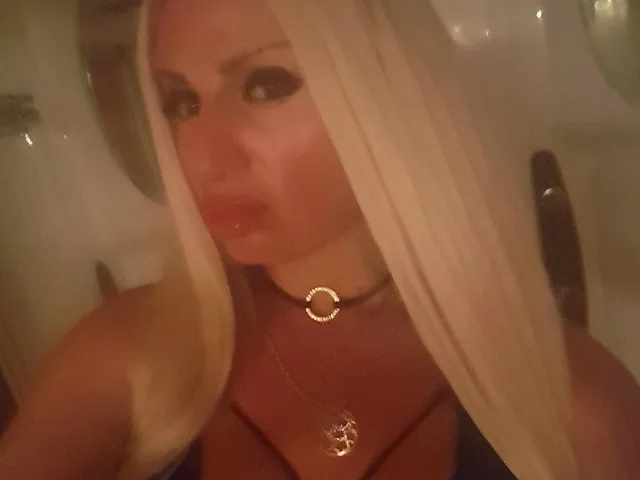 Camgirl DiannaQueen en live webcam amateur