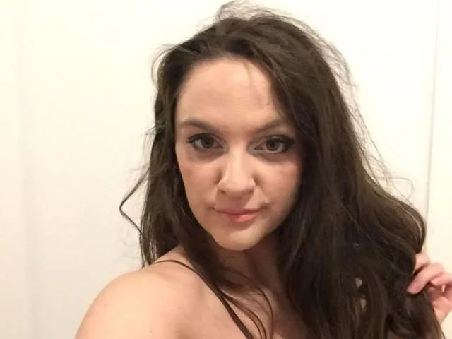 Camgirl Clairy en live webcam amateur sur Mustvideos