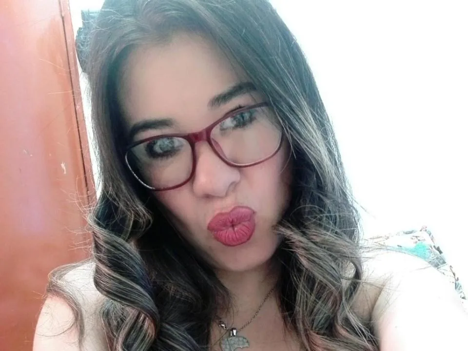 Camgirl SalomeXDoe en live webcam amateur sur Mustvideos