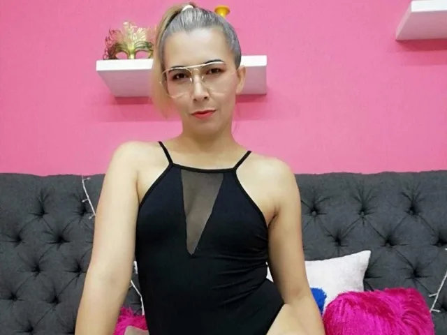 Camgirl ShopiaAnderson en live webcam amateur