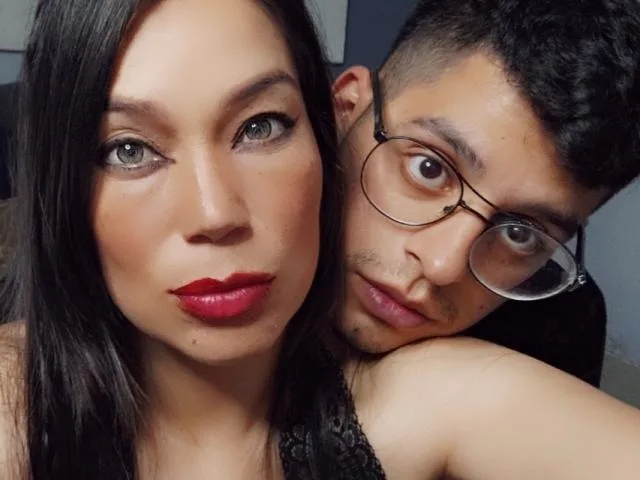 Camgirl VincentAndMia en live webcam amateur