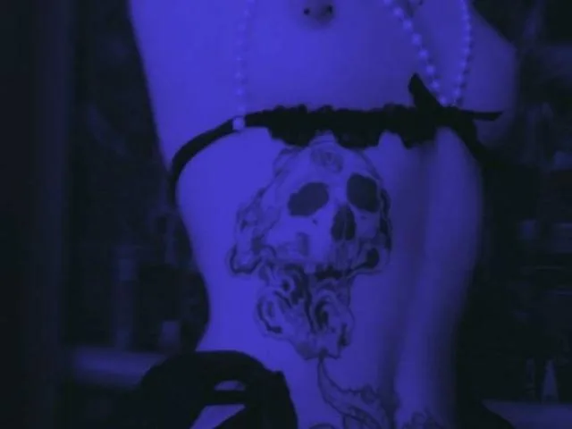 Camgirl TaifunYawka en live webcam amateur
