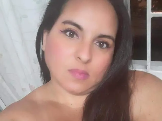 Camgirl SaraFetish69 en live webcam amateur sur Mustvideos