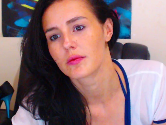 Camgirl EyesShotForU en live webcam amateur