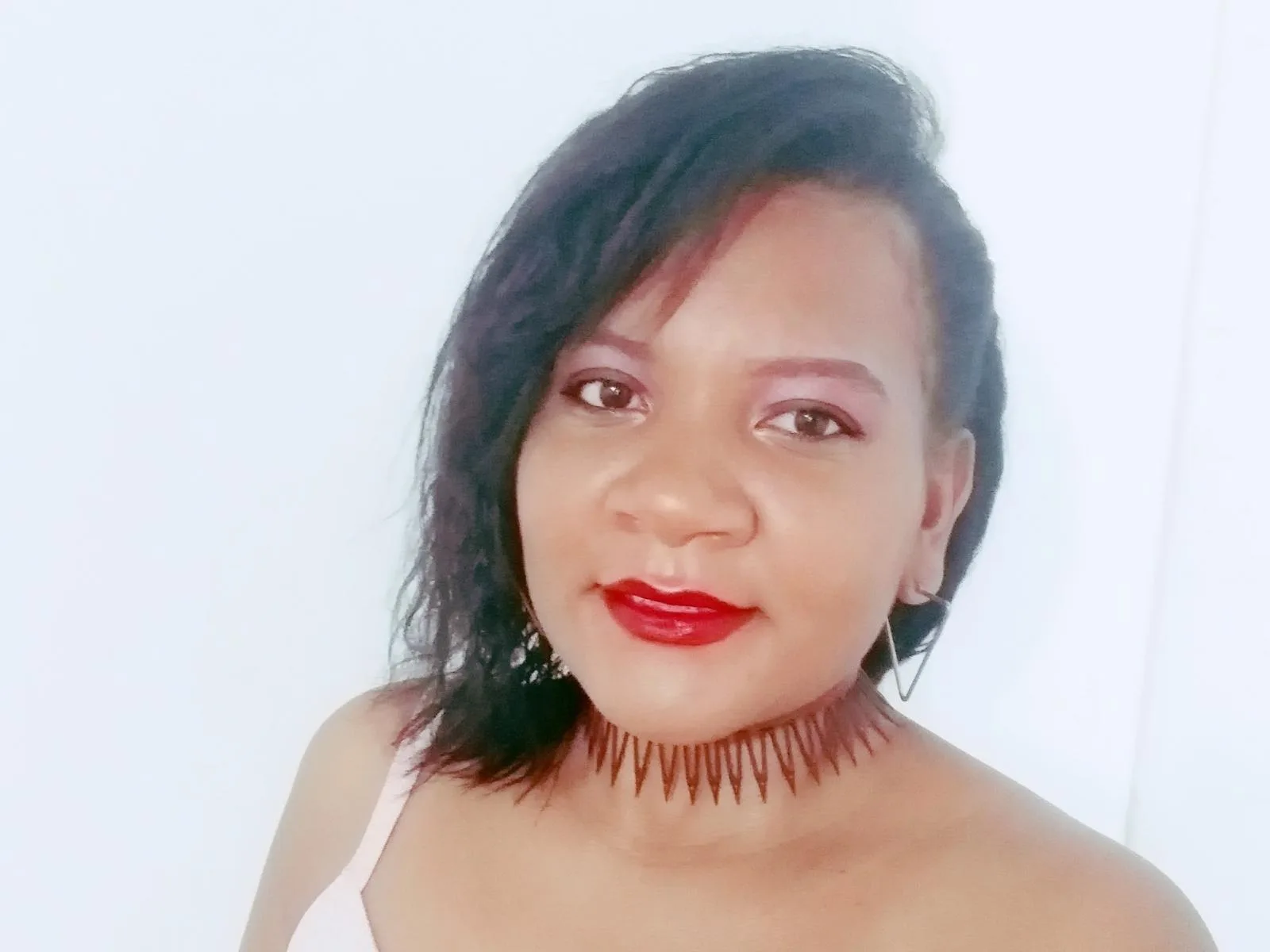 Camgirl ManuelaRose en live webcam amateur sur Mustvideos