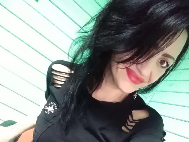 Camgirl MilaniaKinky en live webcam amateur