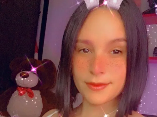Camgirl FrancesccaW en live webcam amateur