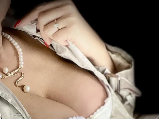 Camgirl KiwiSugarFrencais en live webcam amateur