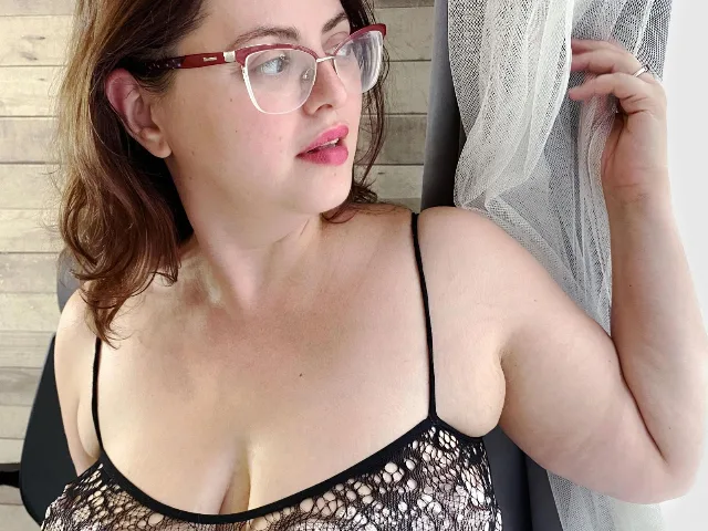 Camgirl MaggieMolly en live webcam amateur