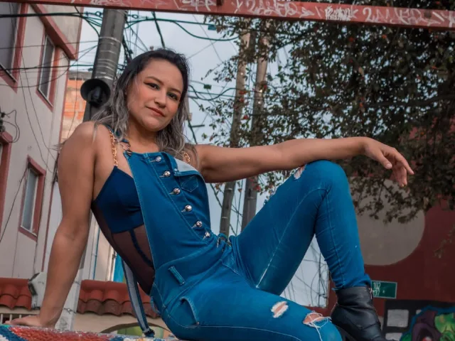 Camgirl AteneaBlosson en live webcam amateur