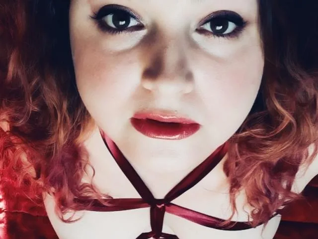 Camgirl CurlyCherry en live webcam amateur