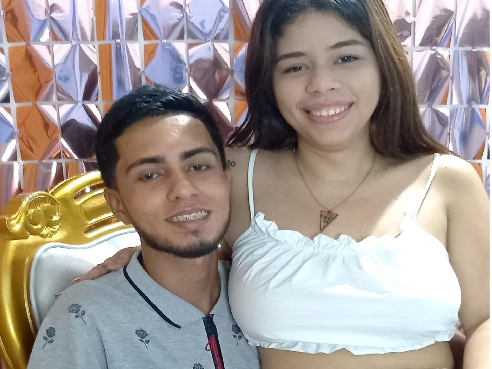 Camgirl Najhass en live webcam amateur sur Mustvideos