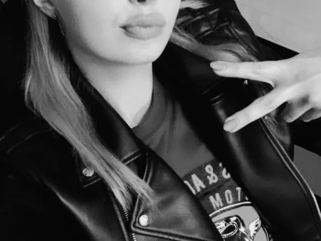 Camgirl CherryPepperR en live webcam amateur