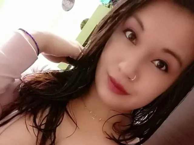 Camgirl SarithaRouse en live webcam amateur