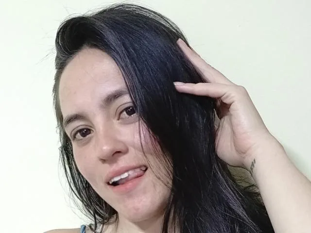 Camgirl FemmeFataleXX en live webcam amateur