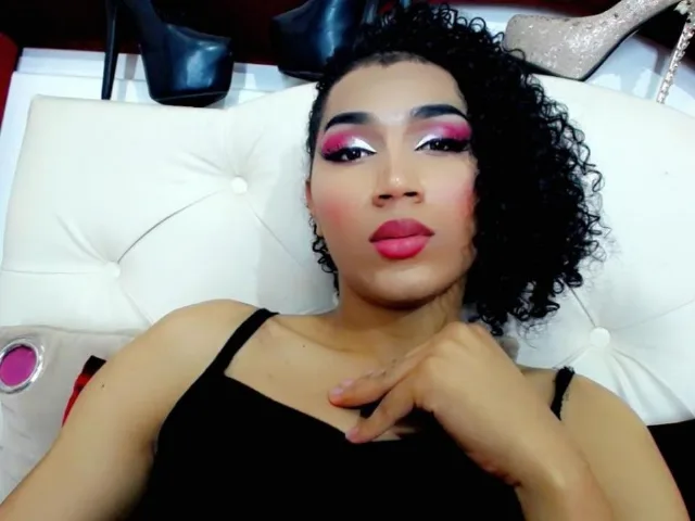Camgirl LunaCamx en live webcam amateur