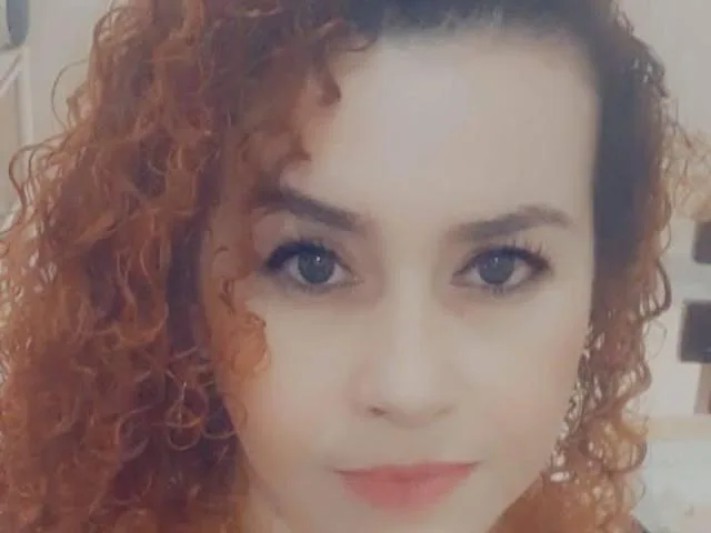 Camgirl AnaluMarques en live webcam amateur sur Mustvideos