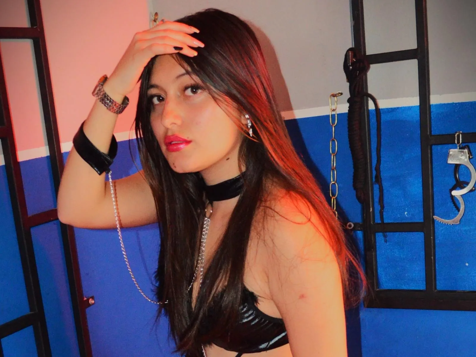 Camgirl EsmeraldaMona en live webcam amateur sur Mustvideos