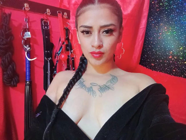 Camgirl SexyDirty en live webcam amateur