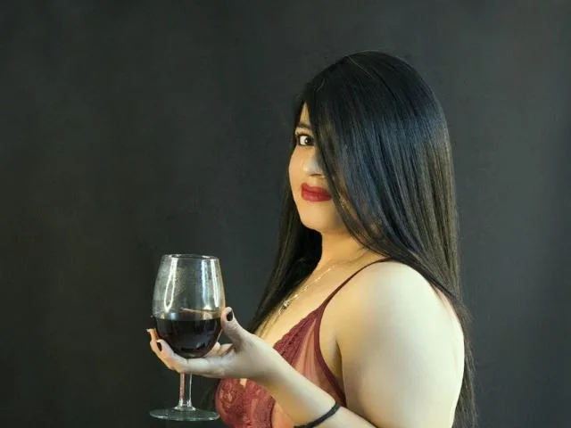 Camgirl SarayStone en live webcam amateur sur Mustvideos
