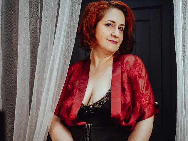 Camgirl ArielSharp en live webcam amateur
