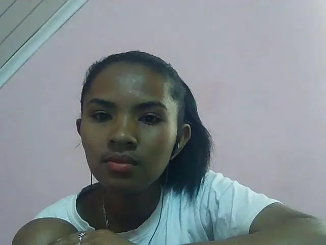 Camgirl SabriHot en live webcam amateur