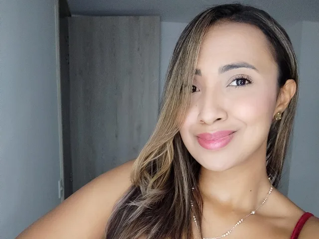 Camgirl VictoriaSantos69 en live webcam amateur