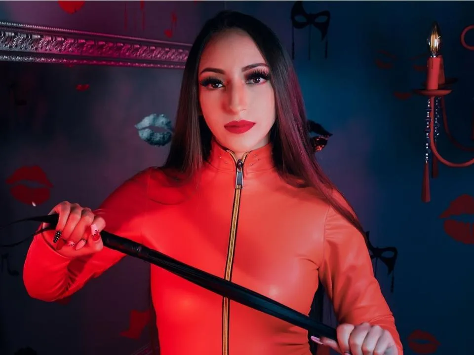 Camgirl FransheskaPierce en live webcam amateur sur Mustvideos