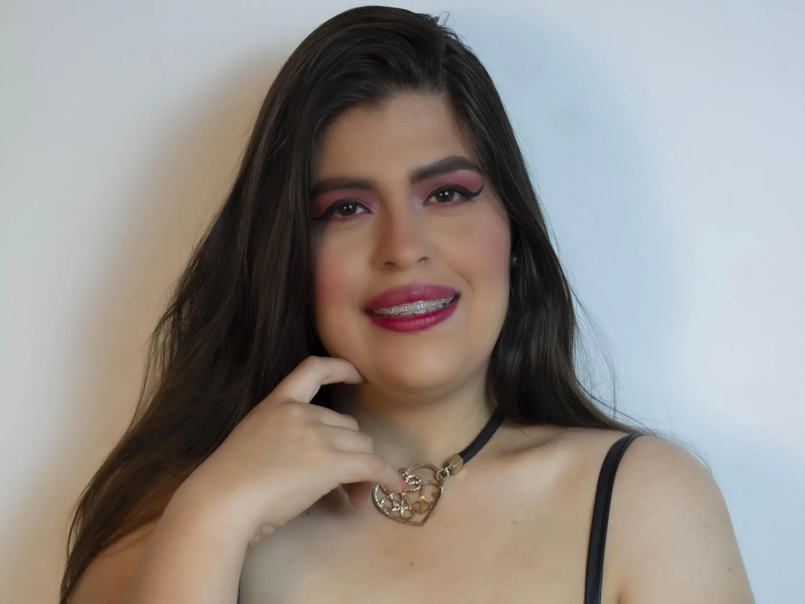 Camgirl PamellaStone en live webcam amateur sur Mustvideos