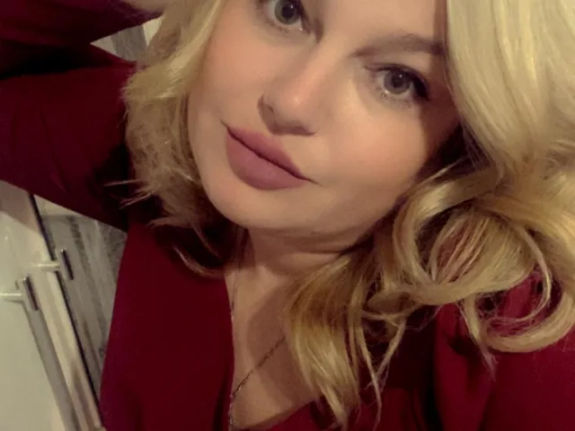 Camgirl DonutSkyLove en live webcam amateur