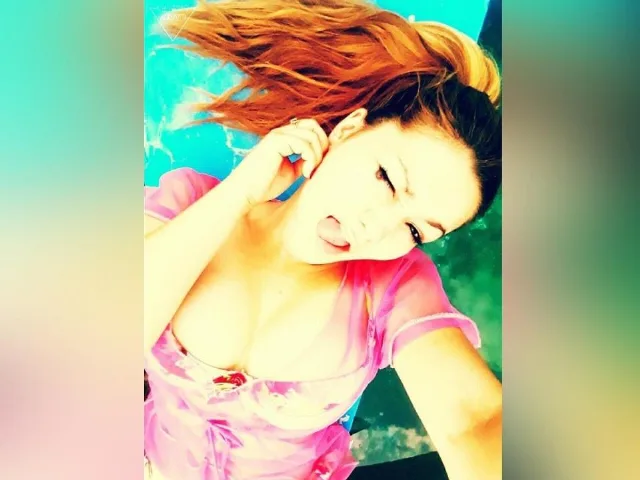 Camgirl AlisaXBonnie en live webcam amateur
